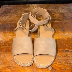 Soda Beige Open-Toe Ankle-Strap Espadrille Sandals